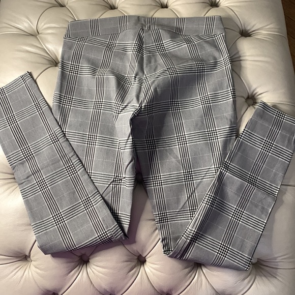 💙NWOTCalvin Klein Skinny Pull-On Pants Size XS Glen Plaid or Black/White/Grey💙 - Picture 7 of 10